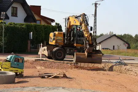 Postęp prac przy budowie drogi łączącej ul. Brzozową z Przemysłową w Opocznie
