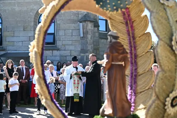 Dożynki parafialne w Libiszowie – dziękczynienie za plony i wspólnota