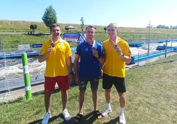 Sukcesy kajakarzy LKK Drzewica na mistrzostwach Polski