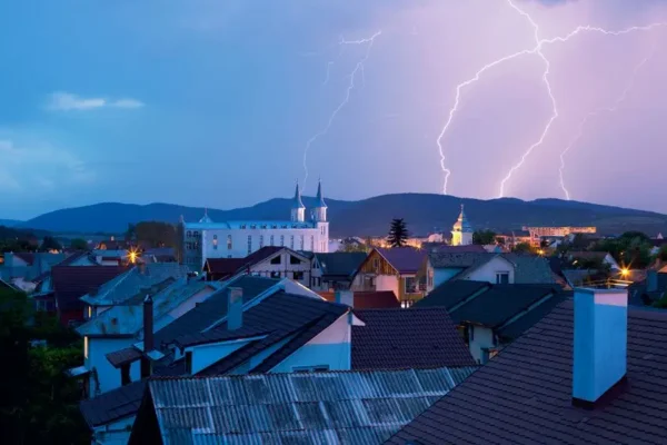 IMGW ostrzega przed burzami II stopnia w województwie łódzkim
