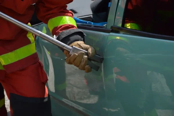 Widzisz wypadek? Nie bądź obojętny – Twoja reakcja może uratować życie!