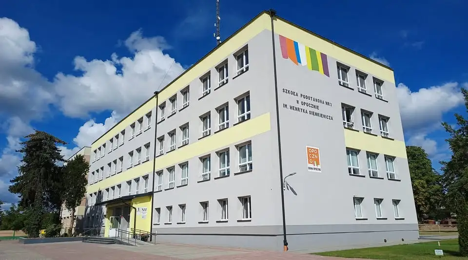 Światowy Dzień Kropki w ZSS nr 3 w Opocznie – biblioteka zaprasza na zabawy
