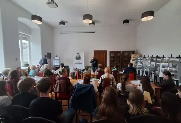 Narodowe Czytanie „Dziadów” w Opocznie – literatura łączy pokolenia