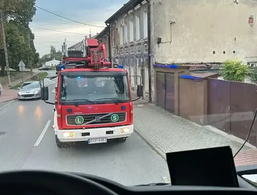 Zadymienie w kamienicy przy ul. Janasa w Opocznie. Interweniowały zastępy OSP i JRG