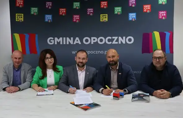 Gmina Opoczno podpisała umowę na trzy zadania drogowe o wartości blisko 1 mln zł