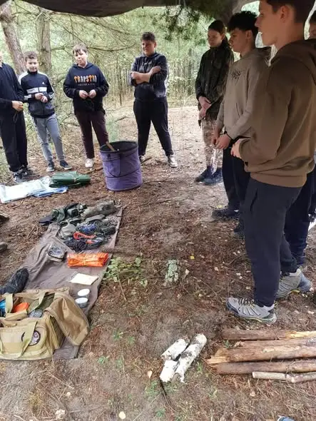 Uczniowie z Bukowca nad Pilicą uczyli się strzelać i udzielać pierwszej pomocy