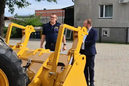 Nowa koparko-ładowarka i zbiornik na wodę pitną wzmocnią bezpieczeństwo w Gminie Opoczno