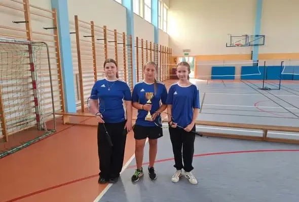 Mistrzostwa Powiatu Opoczyńskiego w badmintonie: SP Wójcin górą!