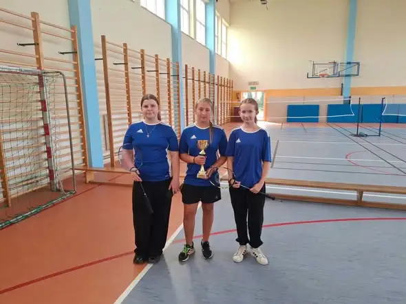 Mistrzostwa Powiatu Opoczyńskiego w badmintonie: SP Wójcin górą!