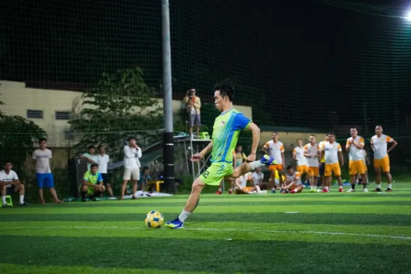Nocny Turniej Piłki Nożnej w Gminie Sławno – sportowa rywalizacja i integracja lokalnej społeczności
